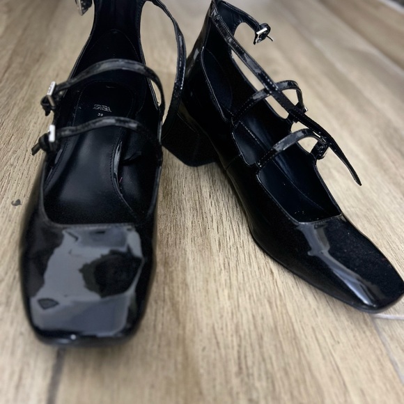 Faux patent leather block heels shoes by ZARA. - Picture 2 of 3